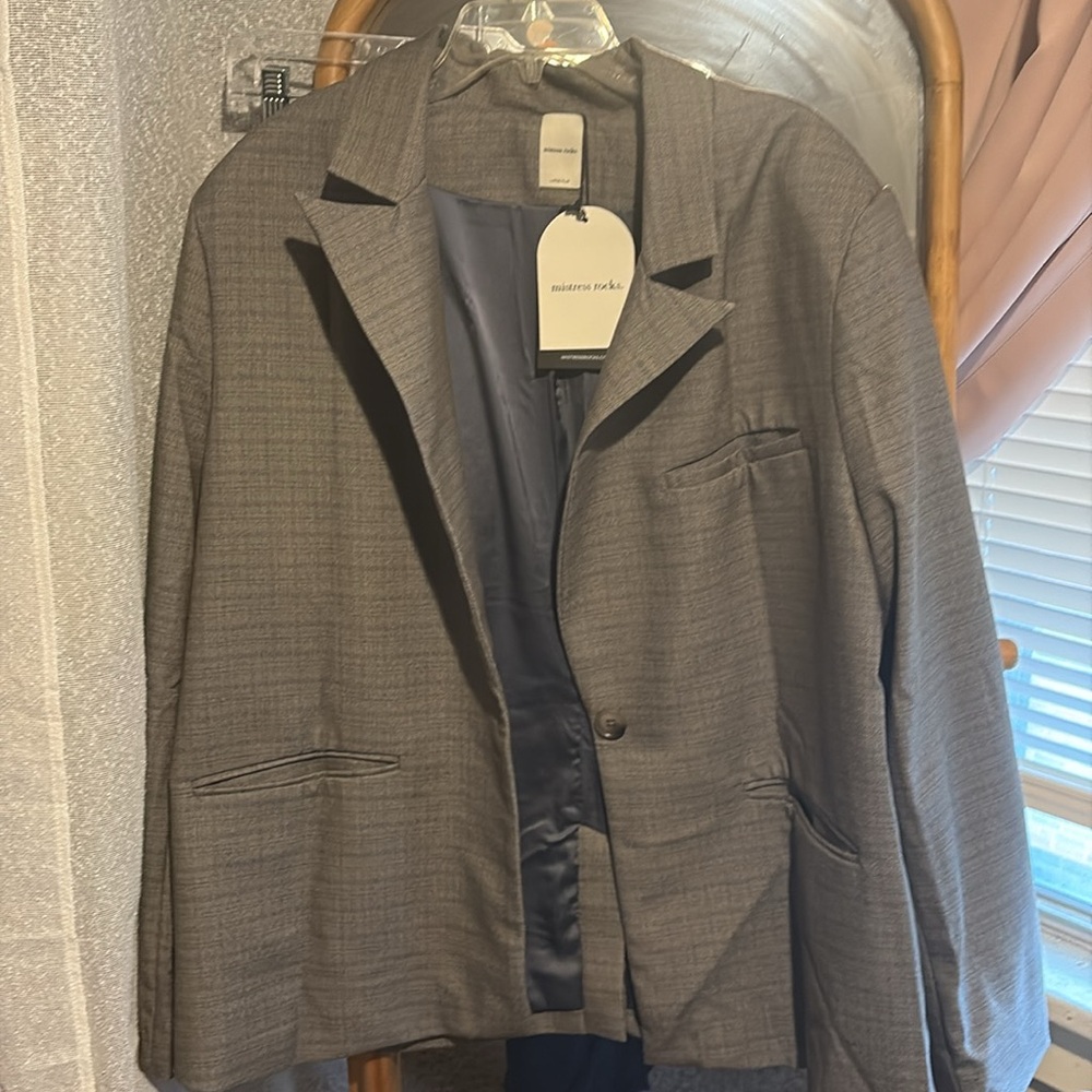 House of CB Mistress, rocks, three piece suit, blazer slacks and vest - Picture 4 of 6